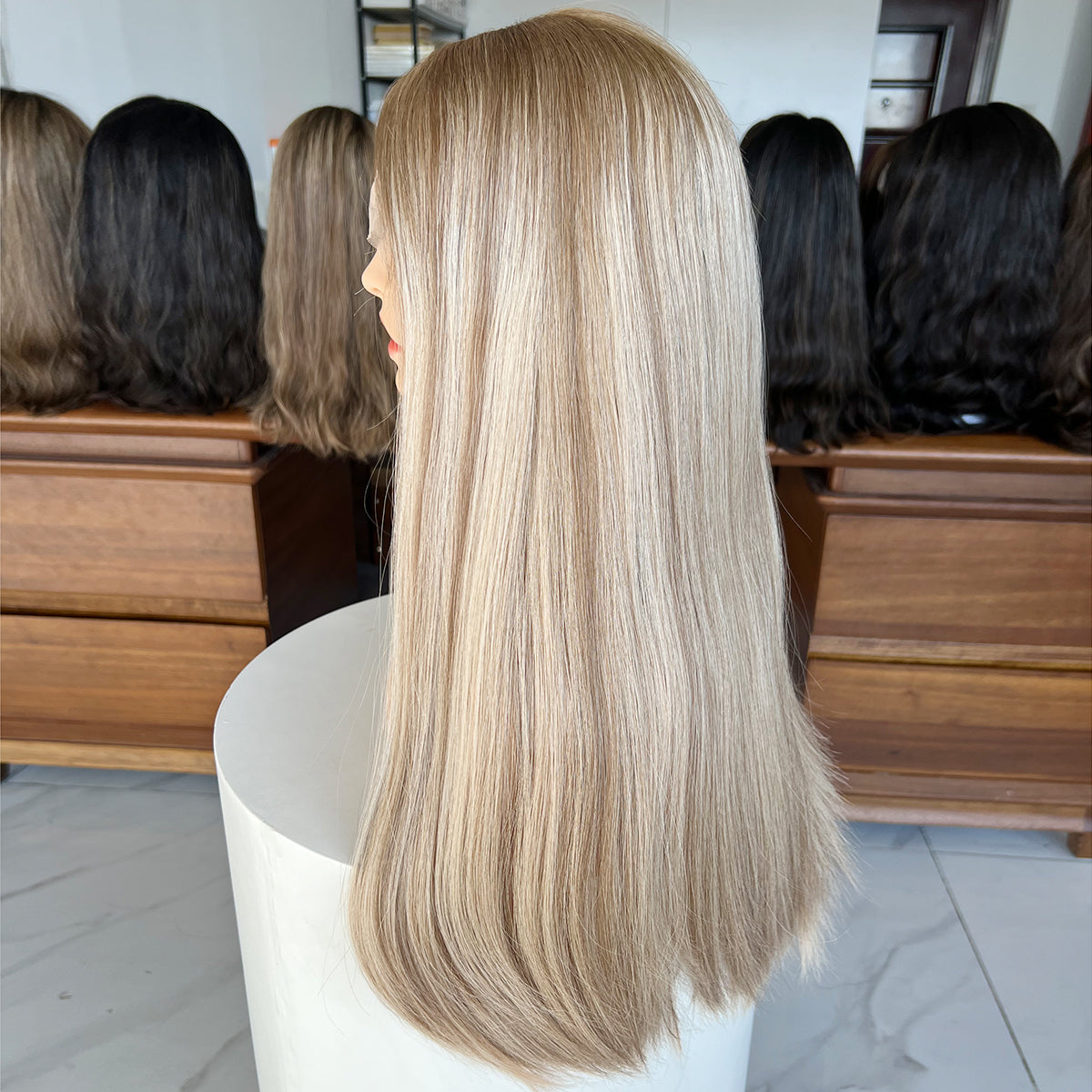 In Stock Blonde Top Lace Wig – Must-Have Style